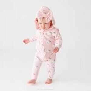 Posh Peanut Pastel Pink Hello Kitty French Terry
Hooded Ruffle Romper 12-18mos